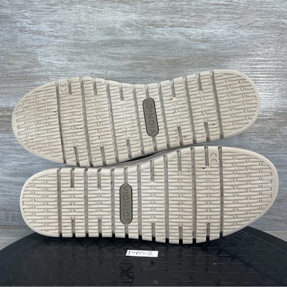 Vionic Uptown Black Leather Women’s Loafers 7 - Picture 9 of 9